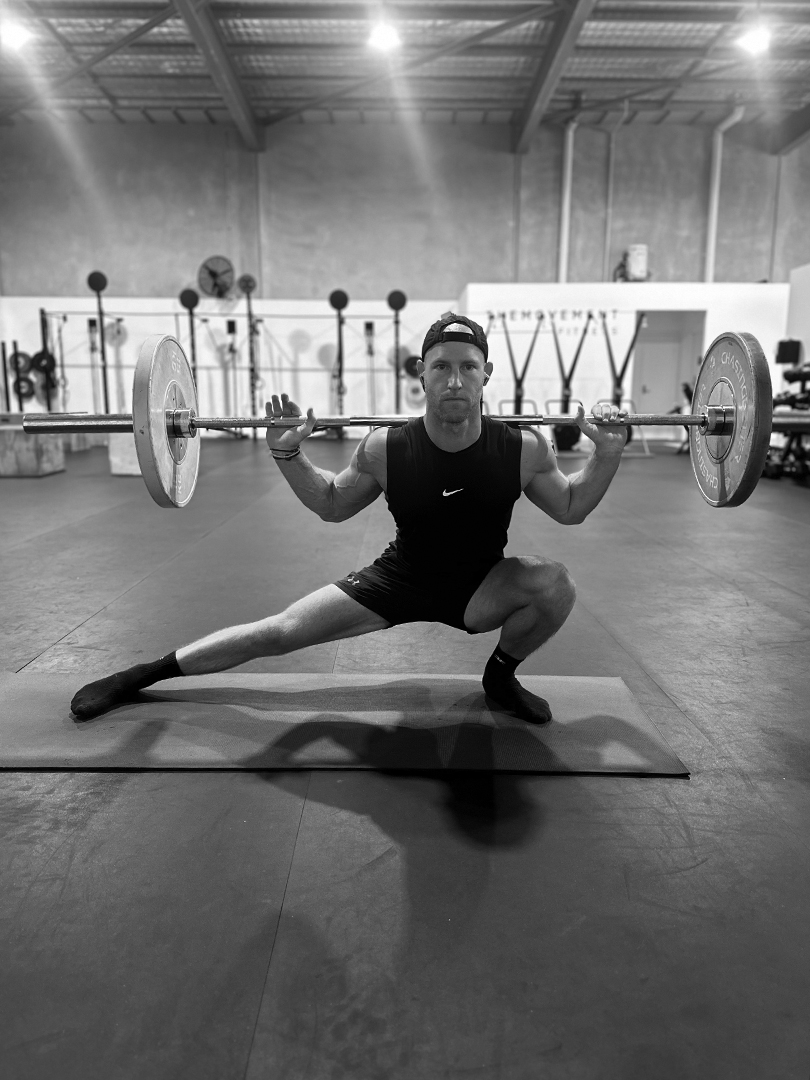 Crossack Squat in Gym